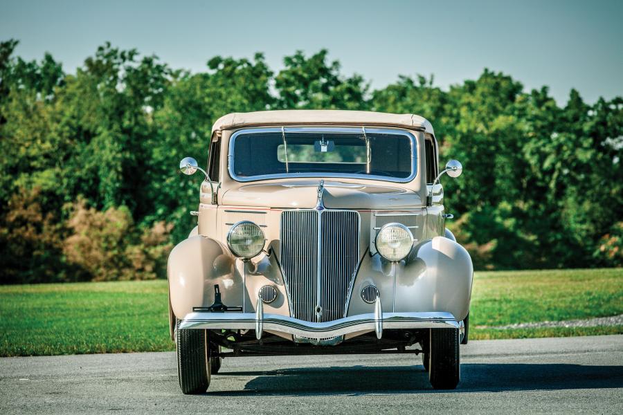  Ford V8 Deluxe Cabriolet 1936 года  (фото 3 из 5)